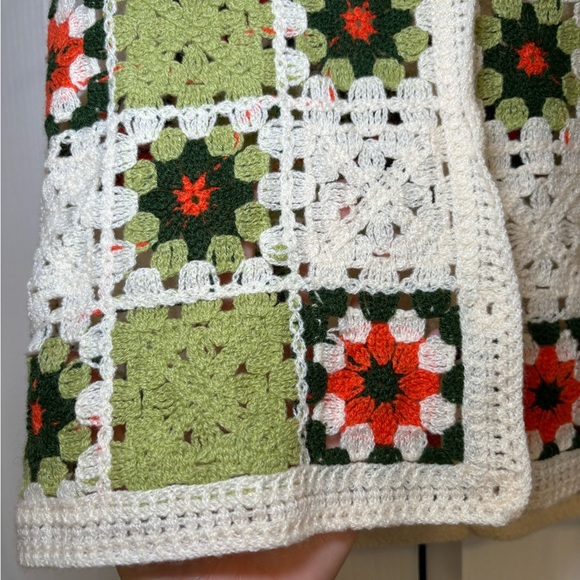 Country Style Vests Sleeveless Floral Crochet Patchwork in Green and Cream Small - Picture 5 of 10